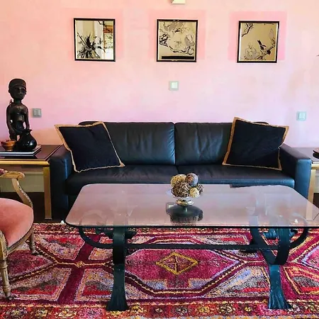 Апартаменты Inviting 3-bed In