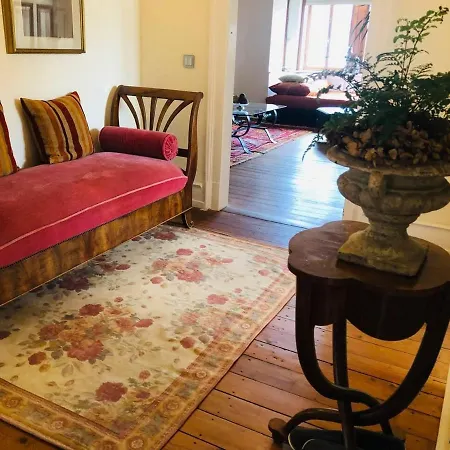 Апартаменты Inviting 3-bed In Бад-Кройцнах