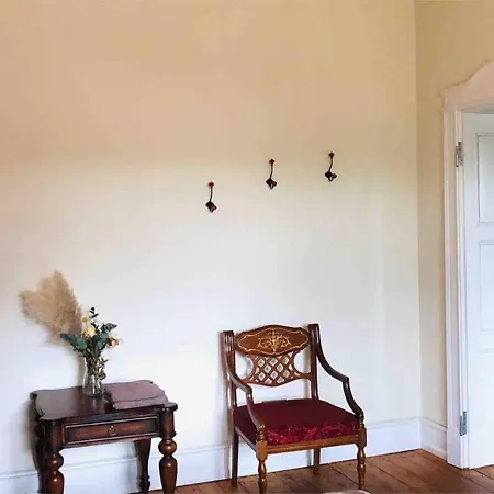 Inviting 3-bed In Бад-Кройцнах